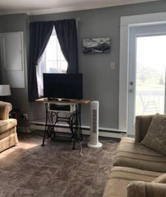 Experience Tranquility Cricket Field Offers Charming Retreat In Twillingatate Villa Twillingate Kültér fotó